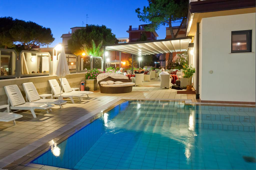 Kennedy Hotel 3*